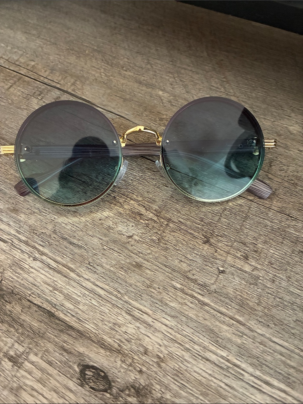 Women’s trendy sunglasses